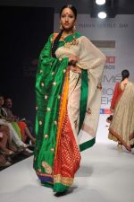 Model walk the ramp for Talent Box Swati Jain and Rivaayat show at Lakme Fashion Week Day 3 on 5th Aug 2012 (60).JPG